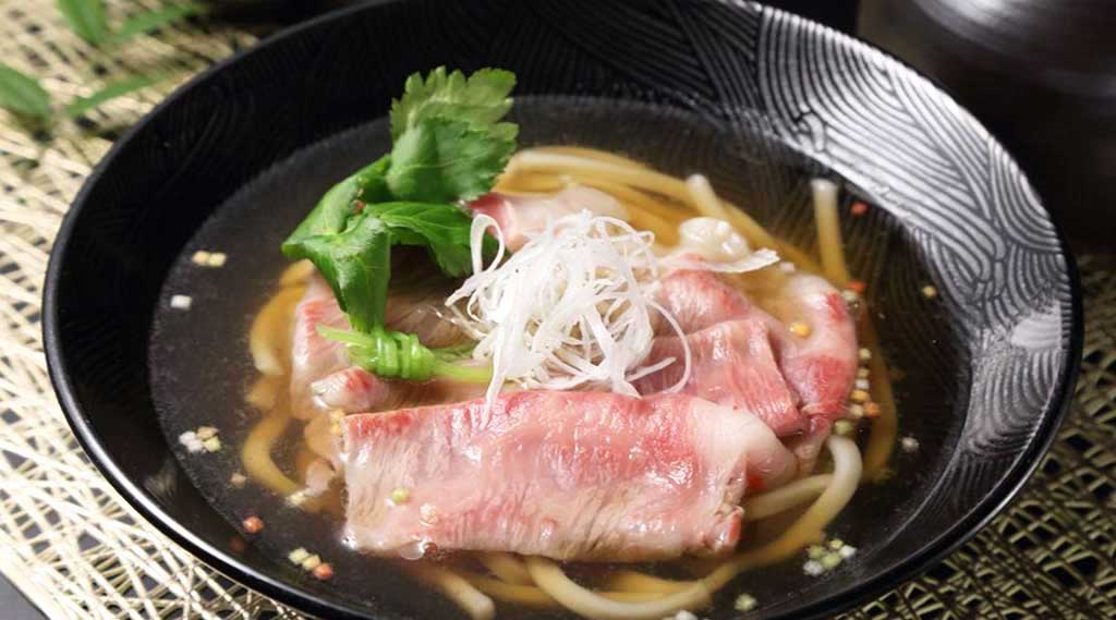 黒毛和牛のしゃぶ肉うどん 麵処つるはん 成田国際空港店