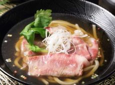 黒毛和牛のしゃぶ肉うどん 麵処つるはん 成田国際空港店
