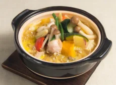 梅鶏卵うどん 麵処つるはん 成田国際空港店