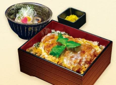 かつ丼 麵処つるはん 成田国際空港店